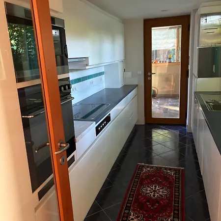 Spacious In A Quiet Location, Large Terraces Klosterneuburg