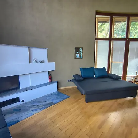 Spacious In A Quiet Location, Large Terraces Appartement *